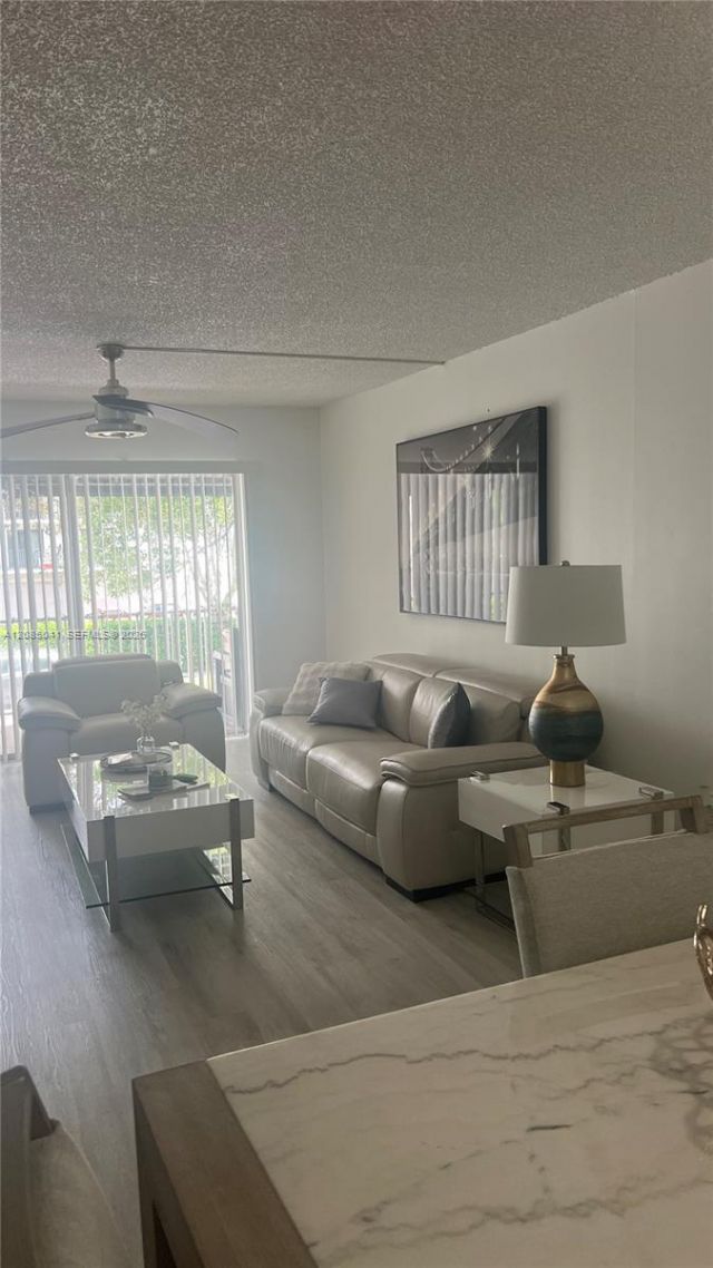 1480 W 46th St, Unit 210, Hialeah, FL 33012 Photo