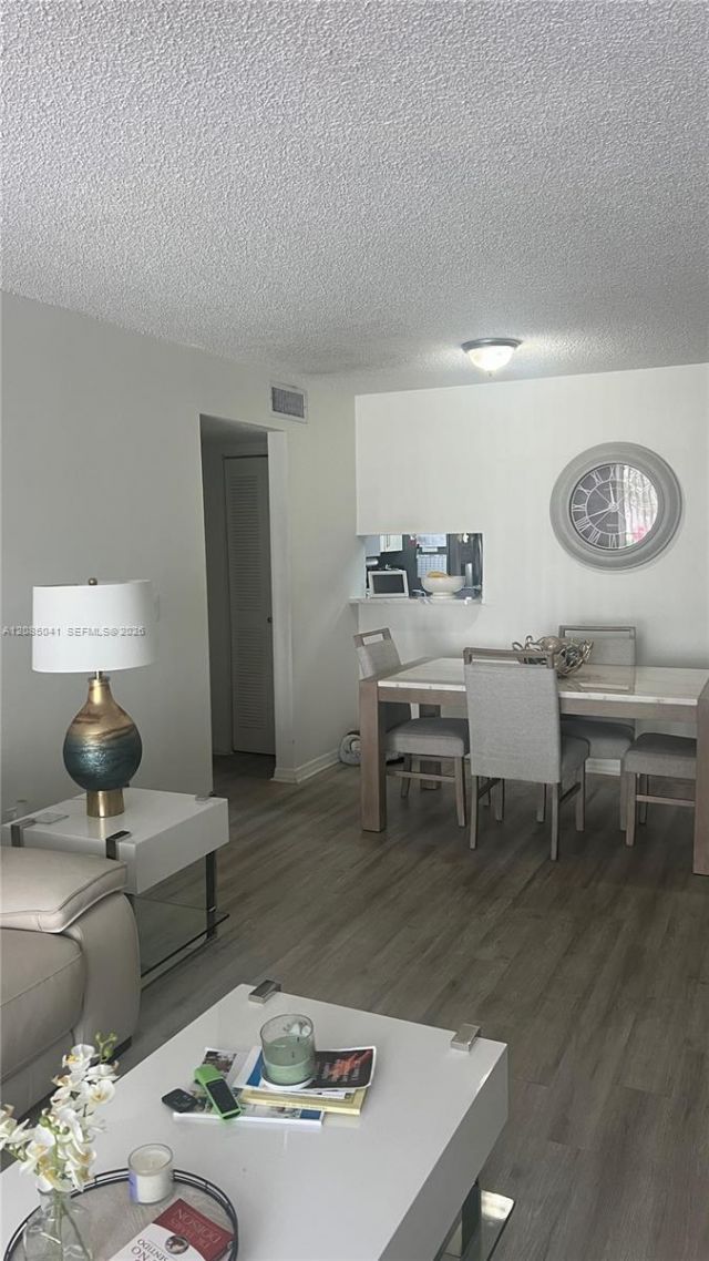 1480 W 46th St, Unit 210, Hialeah, FL 33012 Photo