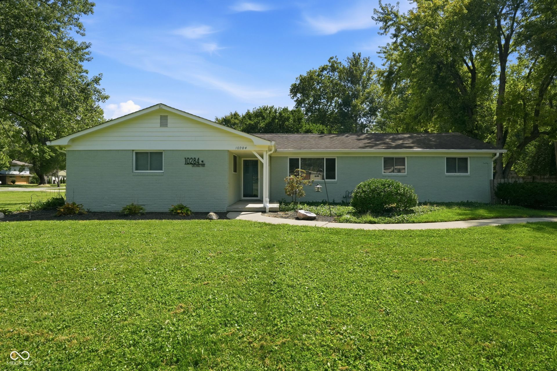 10284 Orchard Park Drive S, Carmel, IN 46280 Main Photo