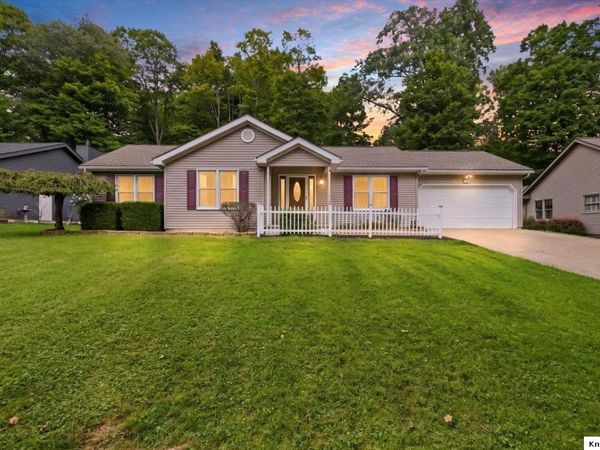 618 Courtland Drive, Howard, OH 43028