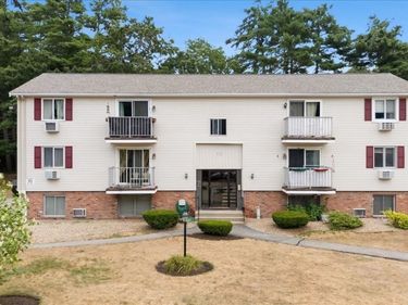 10 Royal Dane Dr, Unit 79, Marshfield, MA 02050