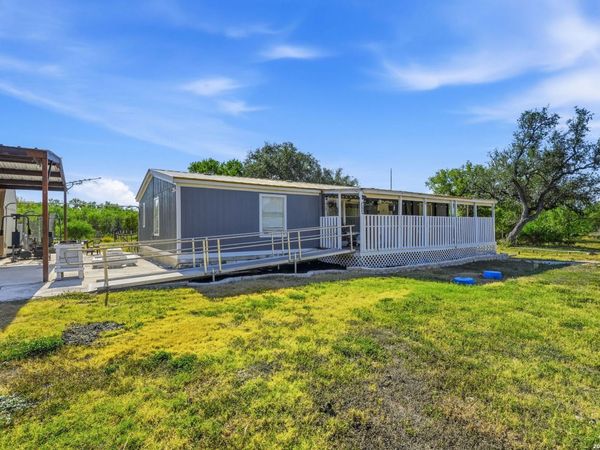 104 County Road 4637, Hondo, TX 78861