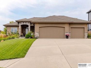 4209 N 208th Street, Elkhorn, NE 68022
