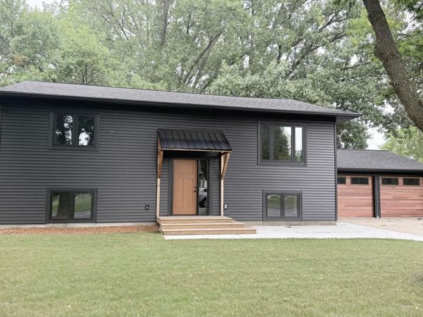 100 Edgewood Drive , Redwood Falls, MN 56283