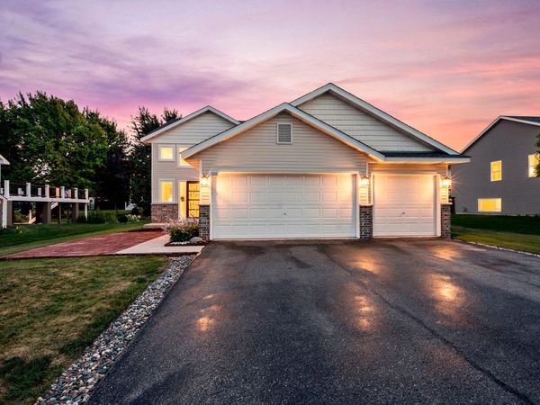 526 Hackney Avenue, Shakopee, MN 55379