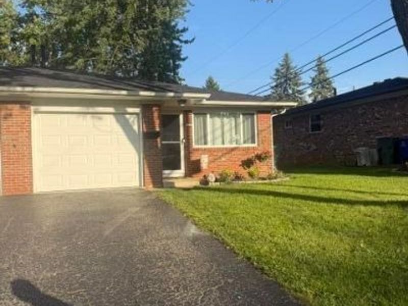 5028-5030 Heathmoor Drive, Columbus, OH 43220 Photo 4