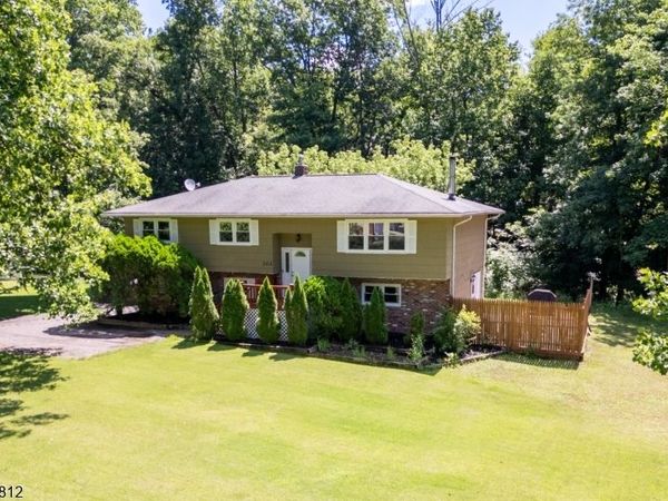102 Andover Sparta Rd, Andover, NJ 07860