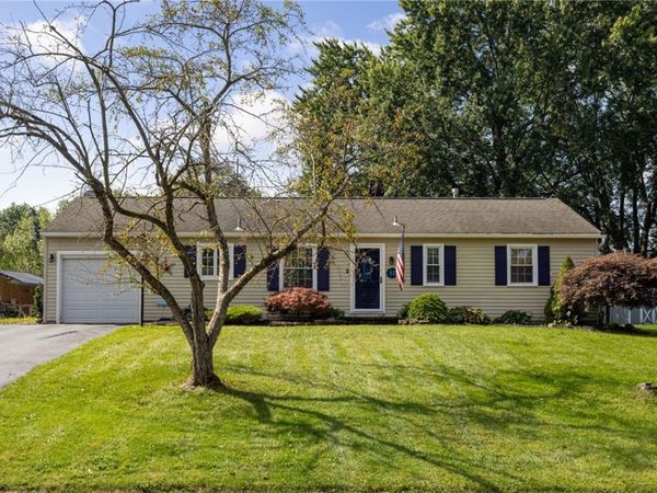 11 Round Hill Road , Henrietta, NY 14467