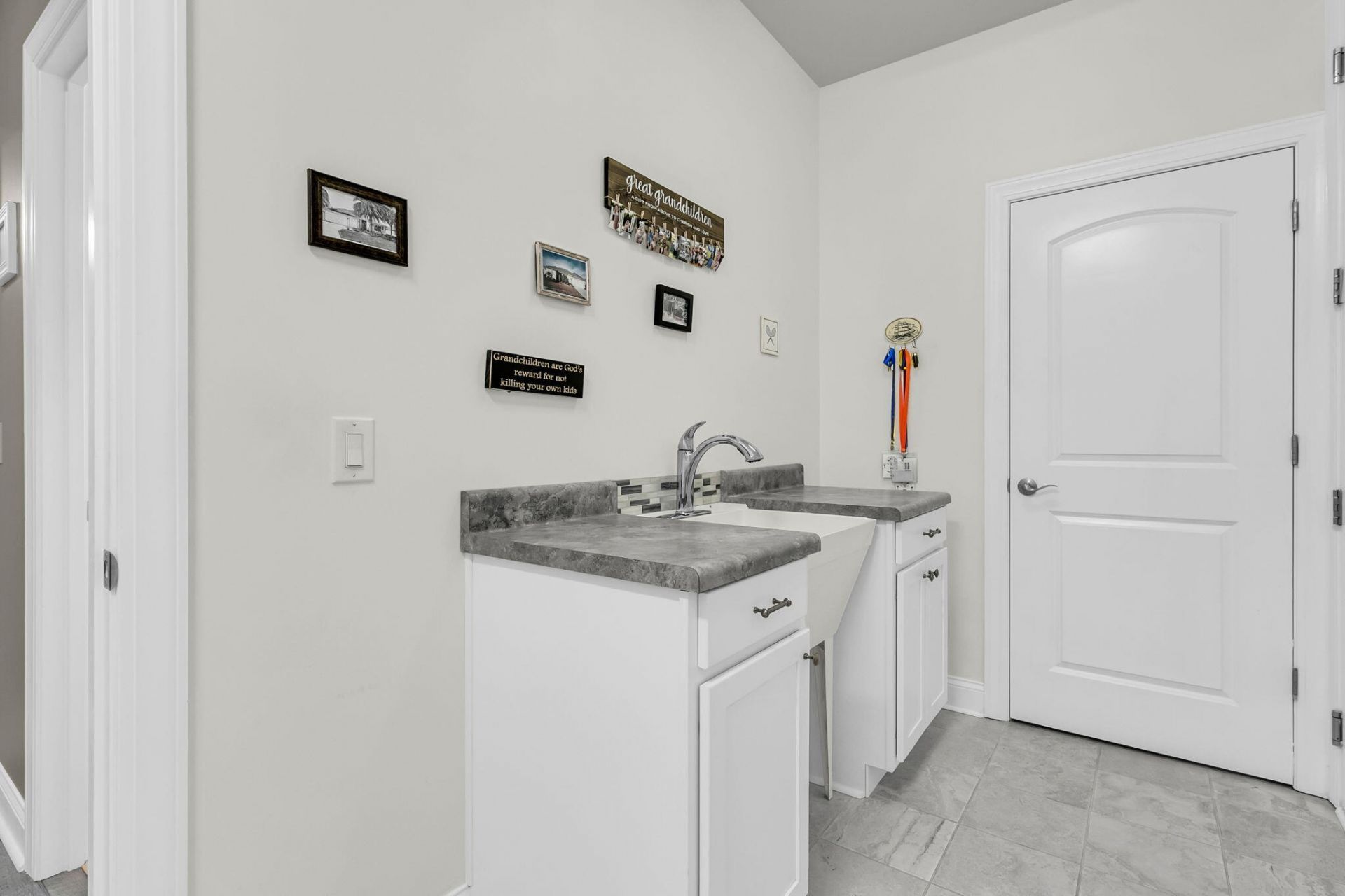 213 Fall Crossing Place Photo 34