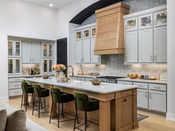 372 Old Stone RD , Austin, TX 78737