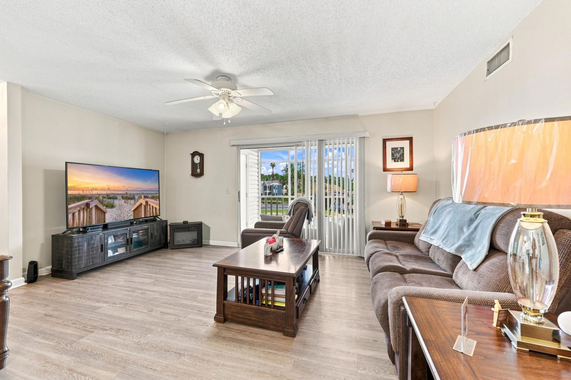 2225 Clearwater Dr. Photo 5