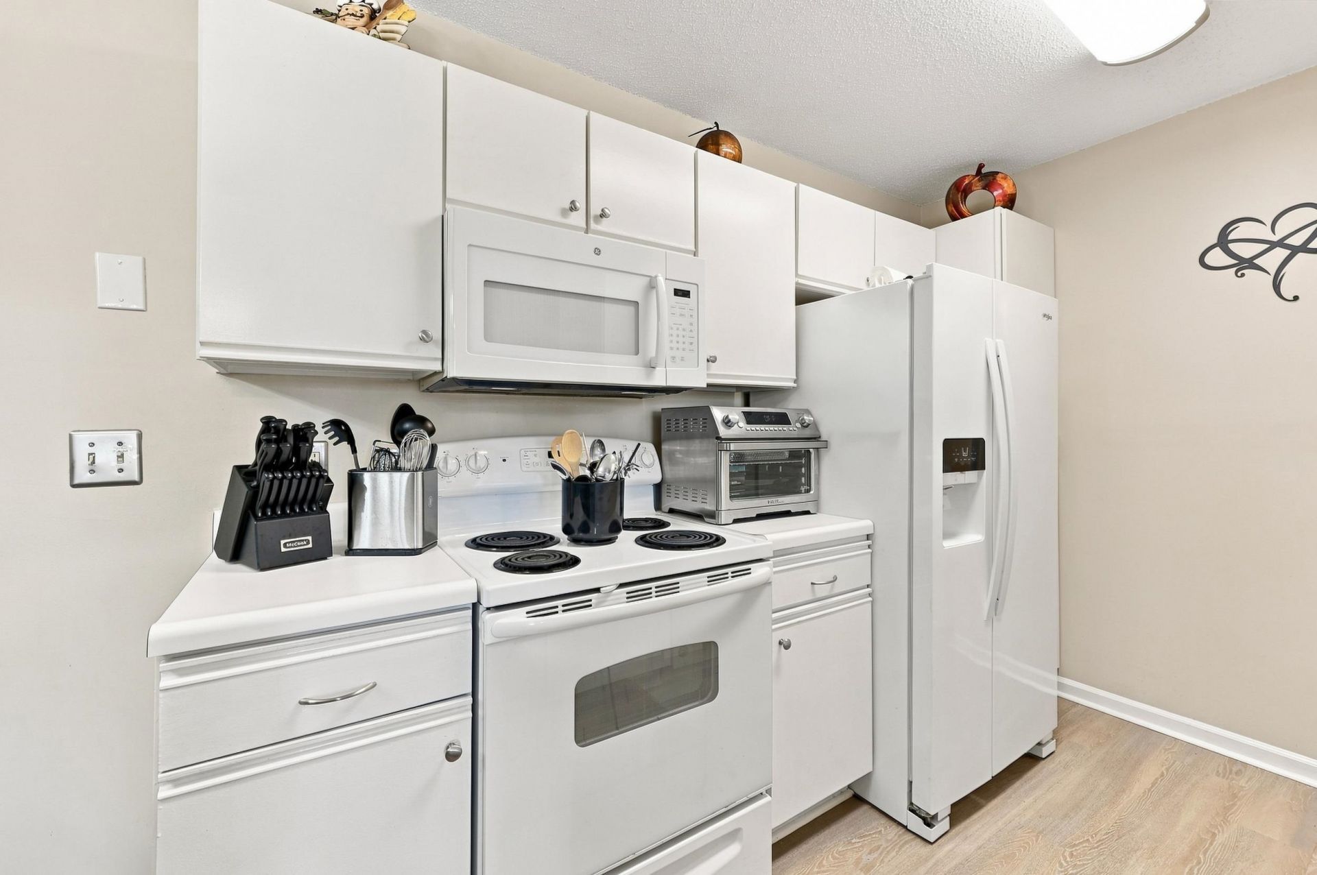 2225 Clearwater Dr. Photo 8