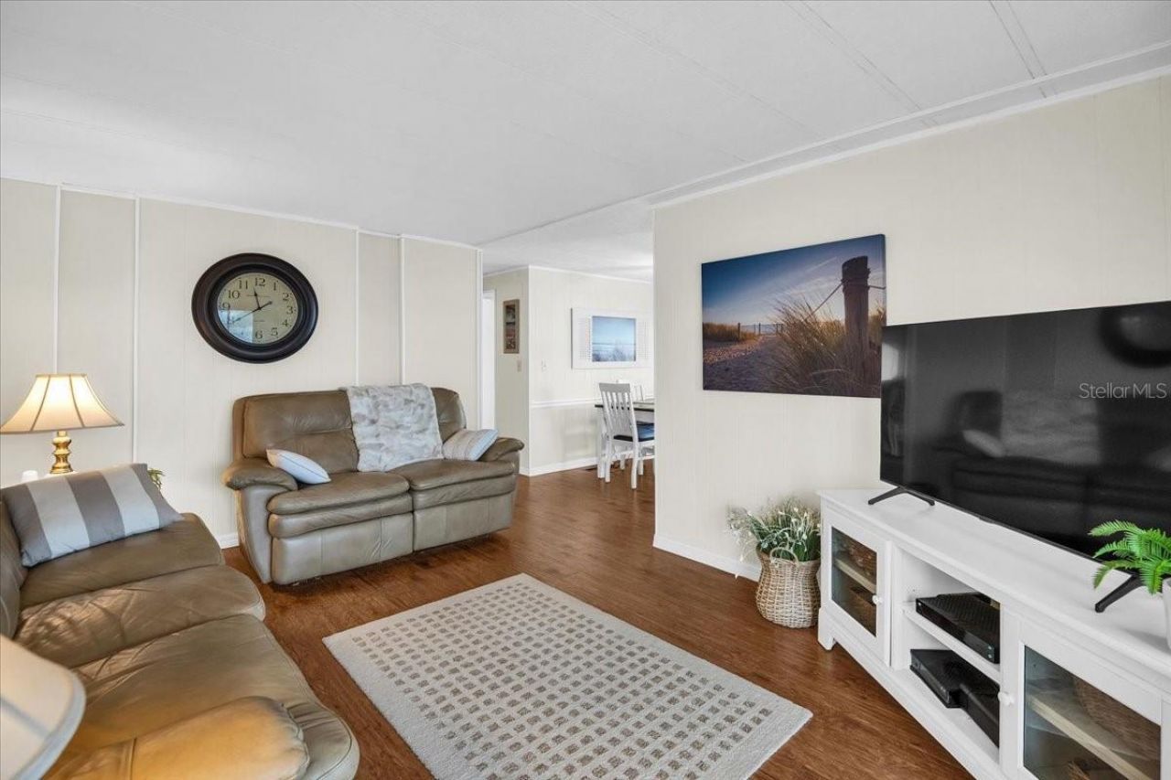 808 53rd Avenue E, Unit 209, Bradenton, FL 34203 Photo