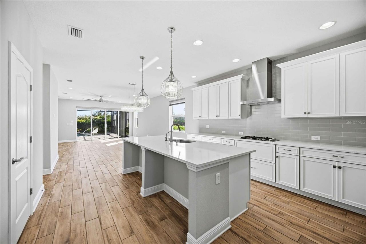 4745 Antrim Drive, Sarasota, FL 34240 Photo
