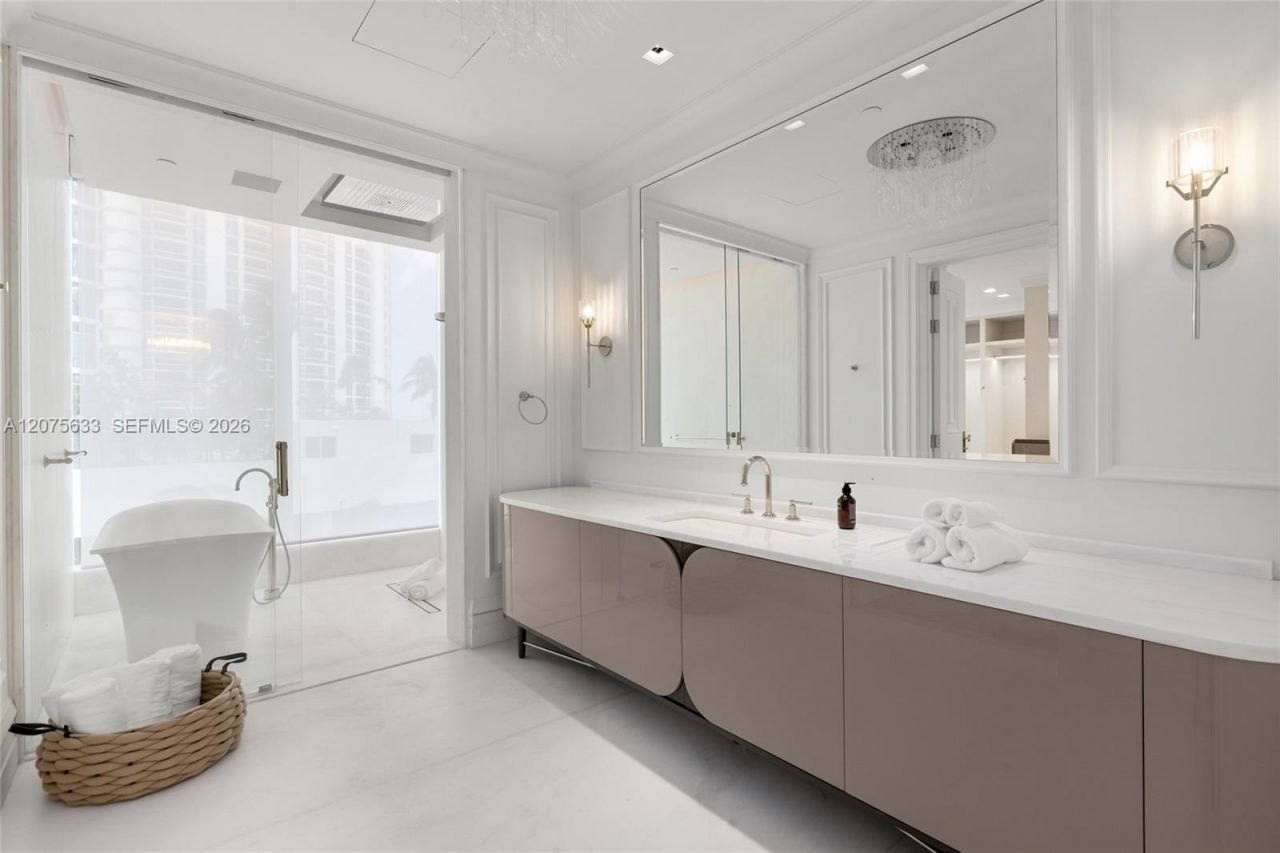 17975 Collins Ave , Unit N-SF-02, Sunny Isles Beach, FL 33160 Photo