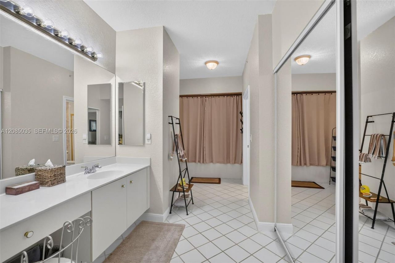 7727 Southampton Ter, Unit 310, Tamarac, FL 33321 Photo