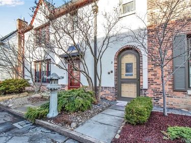 5 Mayfair Lane , Buffalo, NY 14201
