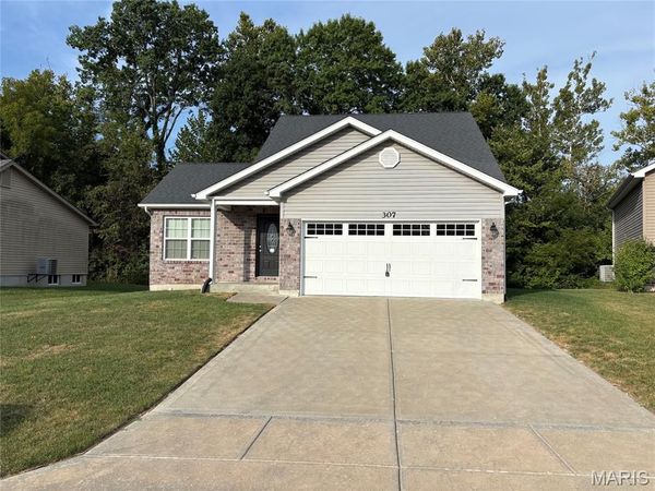 307 Touchdown Drive , Foristell, MO 63348