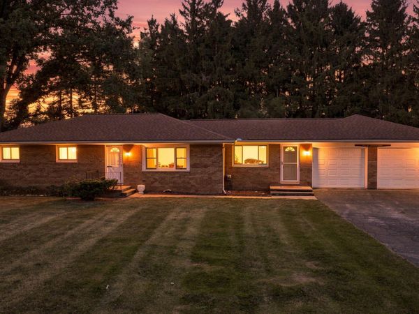 25 E Oakwood Road , Oxford Township, Mi 48371