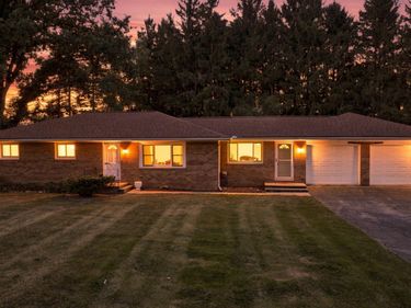 25 E Oakwood Road , Oxford Township, Mi 48371