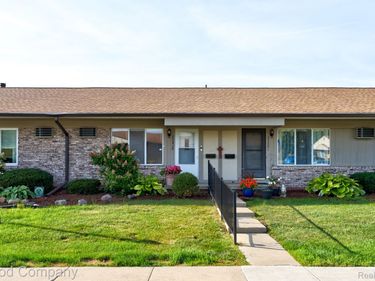 25219 Potomac Drive , South Lyon, Mi 48178
