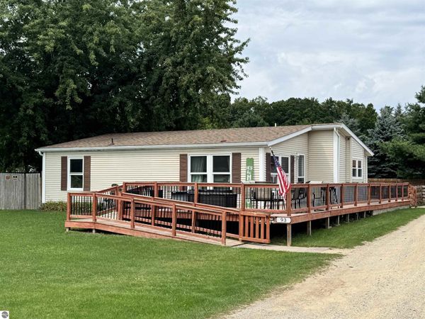 93 Kapplinger Drive E, Farwell, MI 48622