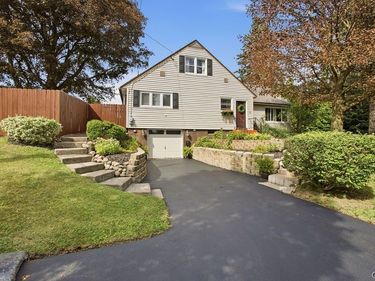 100 Arbordale Place , Syracuse, NY 13219