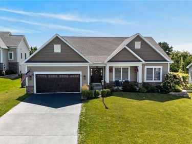 11 Black Wood Cir , Pittsford, NY 14534