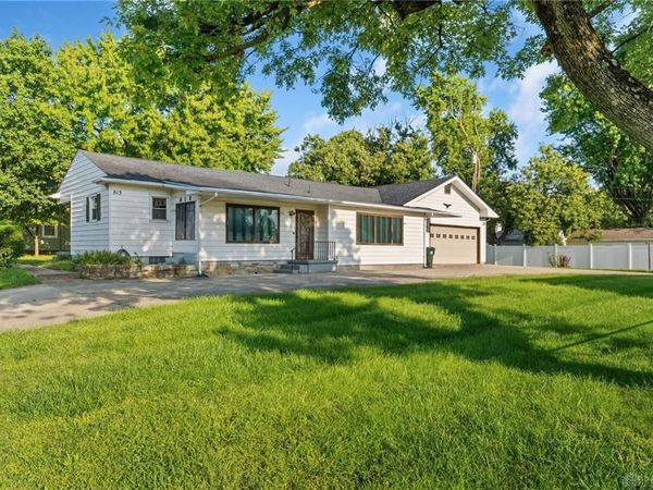 813 E Dorothy Lane, Kettering, OH 45419