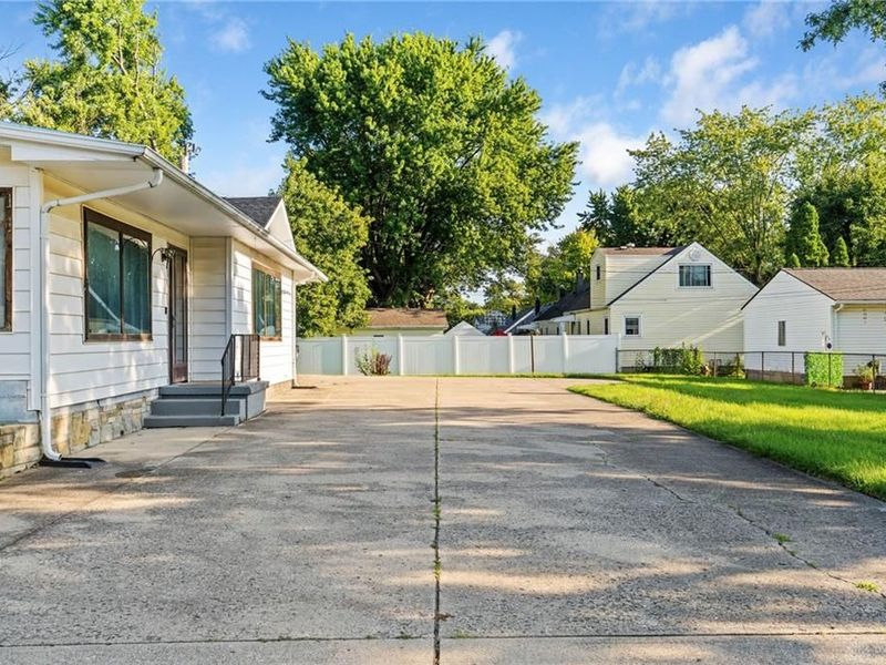 813 E Dorothy Lane, Kettering, OH 45419 Photo 4