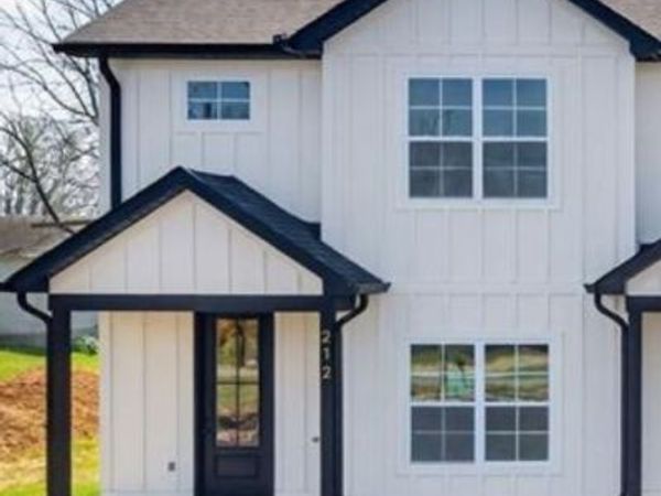 212 W Jere Whitson Rd , Cookeville, TN 38501