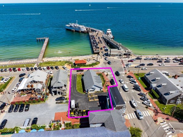 3 Oak Bluffs Avenue, Oak Bluffs, MA 02557