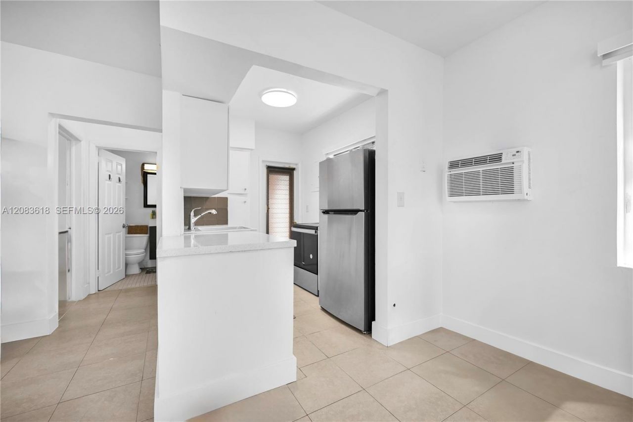 1195 Marseille Dr, Unit 5, Miami Beach, FL 33141 Photo