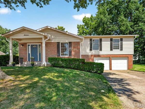 16 Mill Race Drive, St Peters, MO 63376