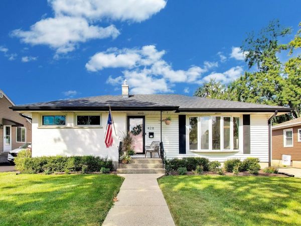 428 N Stewart Avenue , Lombard, IL 60148