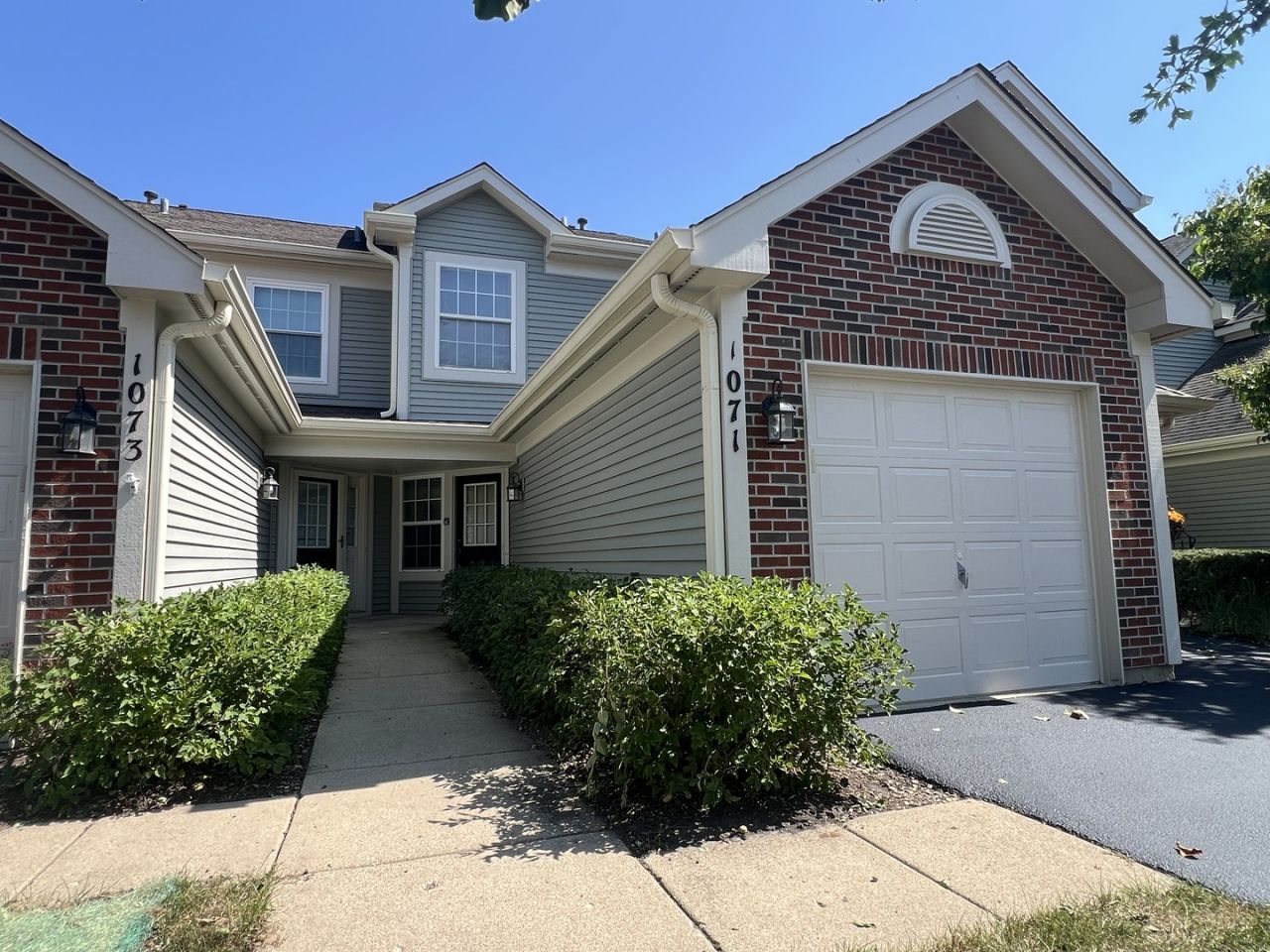 1071 Woodhill Court , Elgin, IL 60120 Main Photo