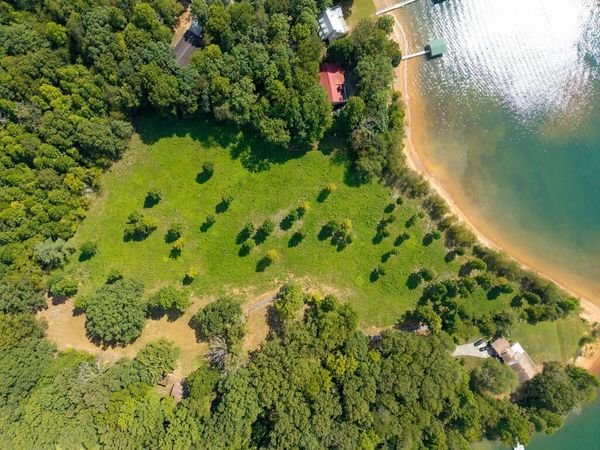 314 Lakeside Drive, Hiawassee, GA 30546
