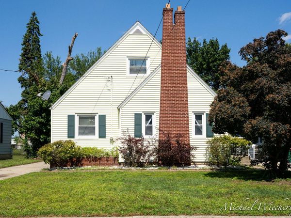 61 Canterbury Street SW, Wyoming, MI 49548