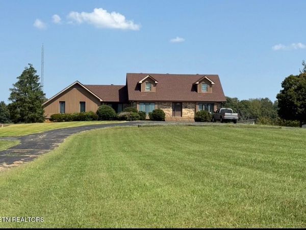 9118 Clay County Hwy, Moss, TN 38575