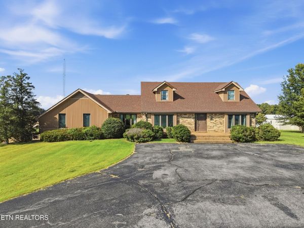 9118 Clay County Hwy, Moss, TN 38575