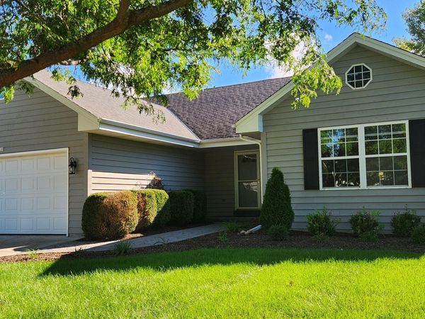 1132 Eastbrook Dr, Burlington, WI 53105