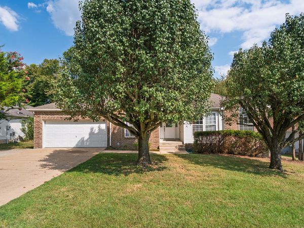 2261 Joann Dr , Spring Hill, TN 37174