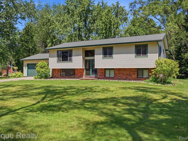 51600 Shelby Road , Shelby Township, Mi 48316