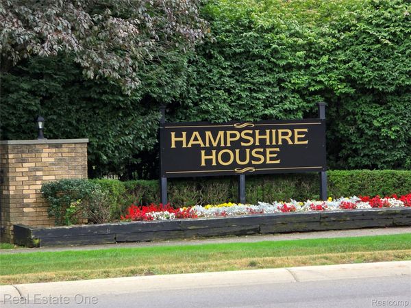 31935 W 14 Mile Road, Unit 120, Farmington Hills, Mi 48334