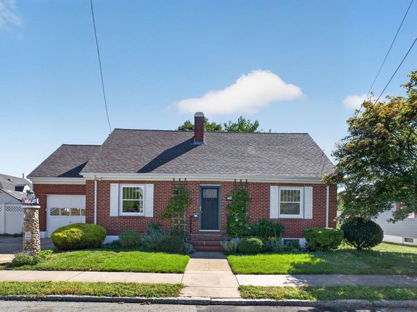 10 West St, New Bedford, MA 02740