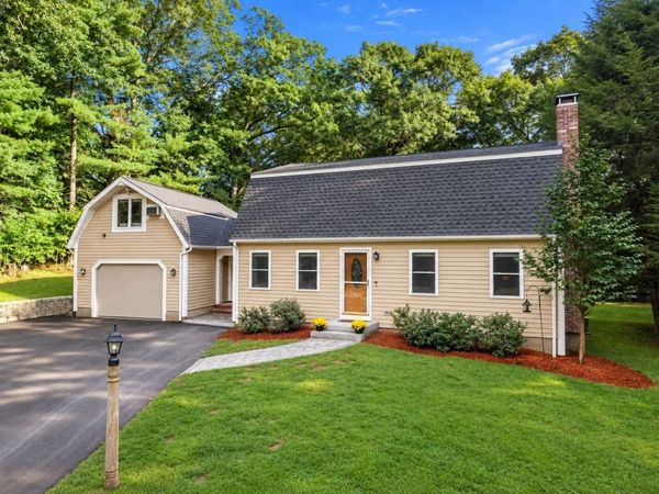 26 Joyce Ln, Bellingham, MA 02019
