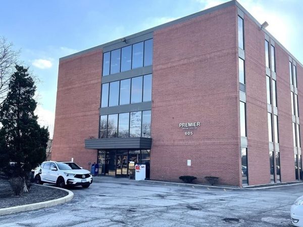 605 E Algonquin Road , Arlington Heights, IL 60005