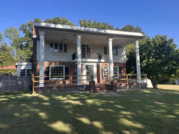 632 N Pershing Street , Energy, IL 62933