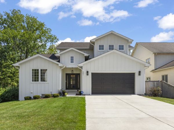 951 N Harvard Avenue , Villa Park, IL 60181