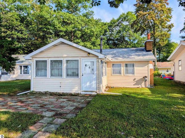 4092 Michigan Avenue E, Au Gres, MI 48703